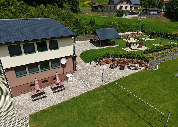Aparthotel U Dedka 4*